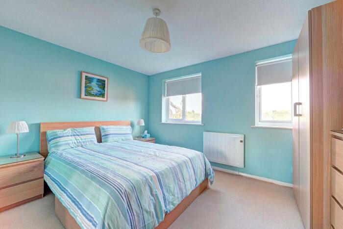 1 Bedroom Flat To Rent In Percy Gardens, Worcester Park, KT4