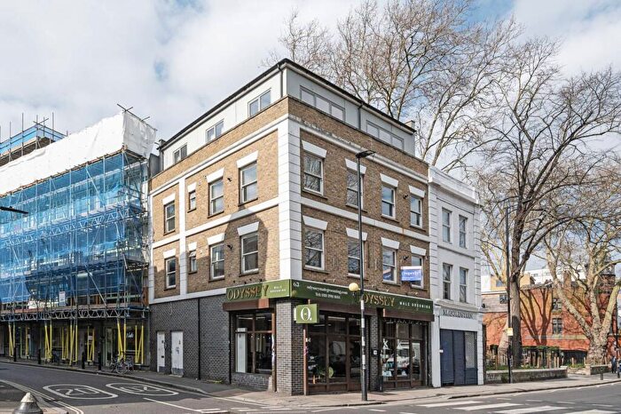 2 Bedroom Flat To Rent In Hackney Road, Shoreditch, London, E2