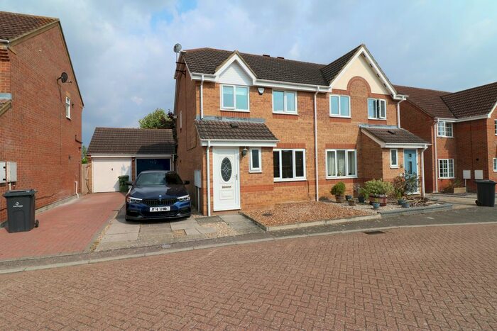 3 Bedroom Semi-Detached House To Rent In Gorse Close, Scarning, NR19
