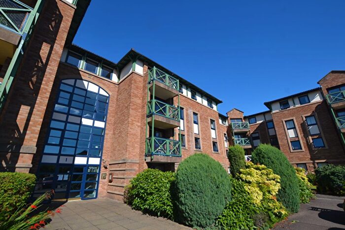 2 Bedroom Flat To Rent In North Werber Park, Edinburgh, EH4