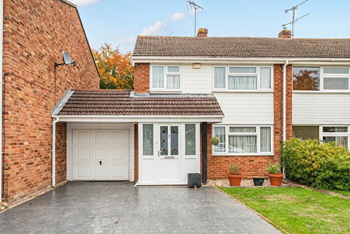 3 Bedroom Semi Detached House For Sale In Lea Road, Sonning Common, Reading, Oxfordshire, RG4