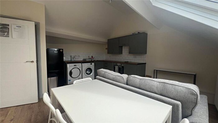 3 Bedroom Apartment To Rent In High Street, Bangor, Gwynedd, LL57