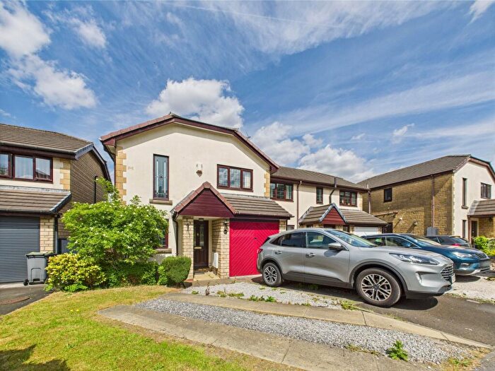 3 Bedroom Semi-Detached House For Sale In Goyt View, New Mills, SK22