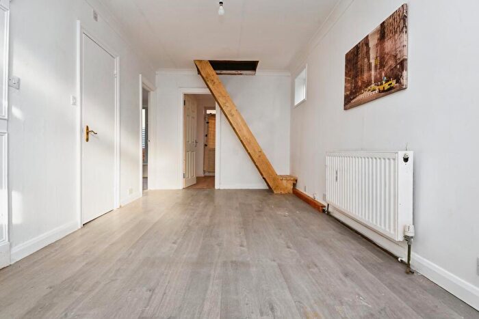2 Bedroom Bungalow For Sale In Beach Way, Clacton-On-Sea, Essex, CO15