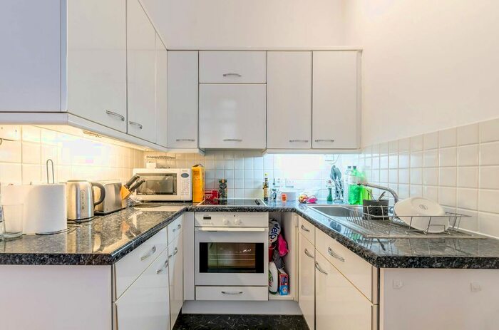 1 Bedroom Flat To Rent In Friar Street, City, London, EC4V