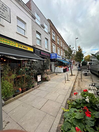 2 Bedroom Flat To Rent In High Street, Acton, W3