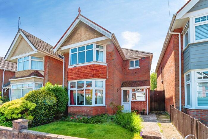 3 Bedroom Detached House For Sale In Norfolk Road, Southampton, Hampshire, SO15