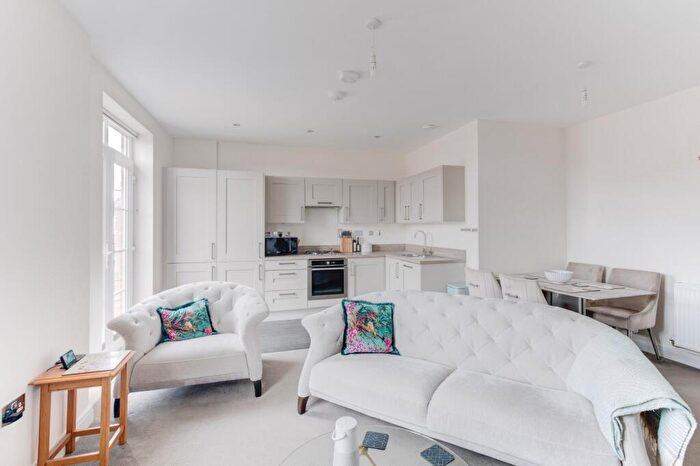 2 Bedroom Apartment For Sale In Rumbush Lane, Dickens Heath, Shirley, Solihull, B90