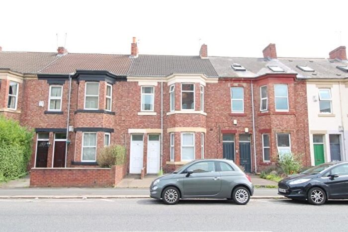 3 Bedroom Flat For Sale In Chillingham Road, Heaton, Newcastle Upon Tyne, NE6