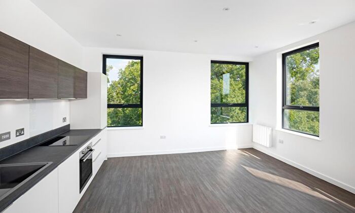 2 Bedroom Apartment To Rent In Thornhill Court, Headington, OX3