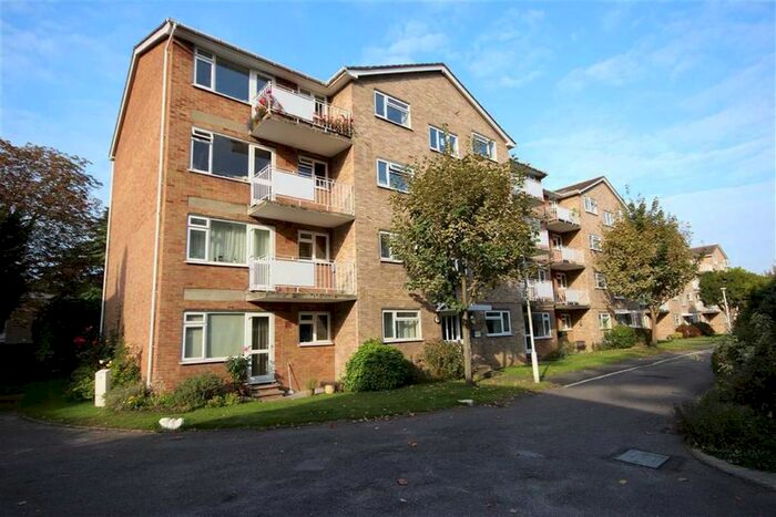 1 Bedroom Flat To Rent In Elton Close, Kingston Upon Thames, KT1