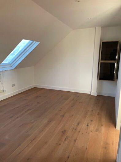1 Bedroom Flat To Rent In Heath Road, Hounslow, TW3