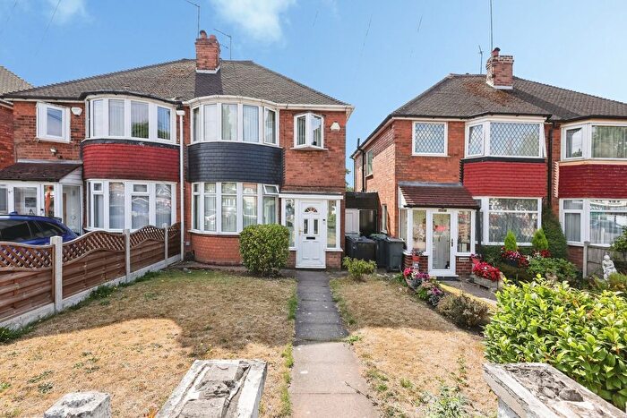 3 Bedroom Semi-Detached House For Sale In College Road, Birmingham, West Midlands, B44