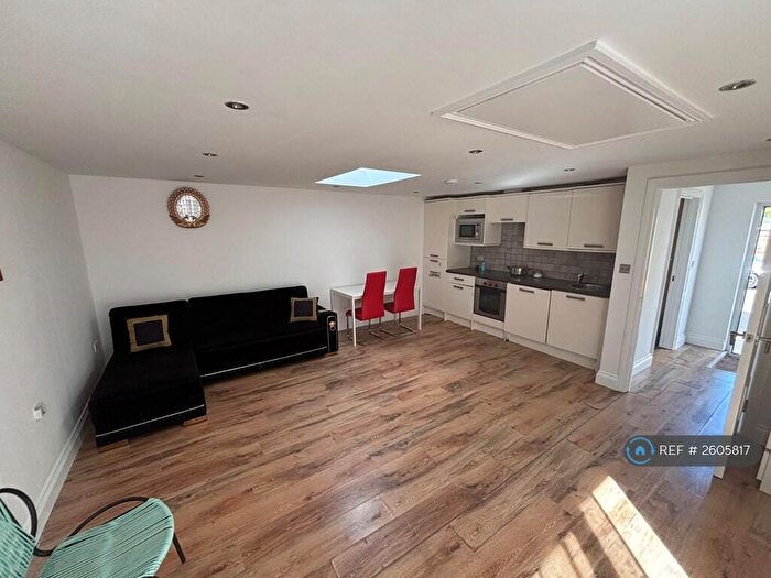 1 Bedroom Bungalow To Rent In Parkhurst Road, London, N22