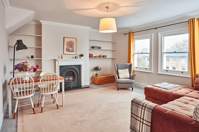 2 Bedroom Apartment To Rent In Dulwich Road, Herne Hill, London, SE24