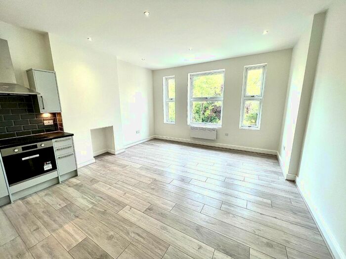 2 Bedroom Flat To Rent In Sidcup Road, Eltham, London, SE9