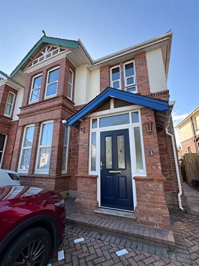 3 Bedroom Flat To Rent In Elmsleigh Park, Paignton, TQ4