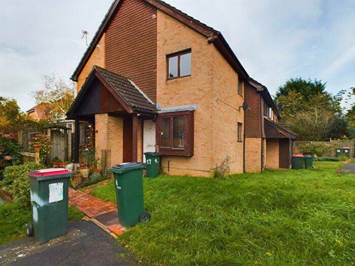 1 Bedroom Terraced House To Rent In Lancelot Close, Ifield West, RH11