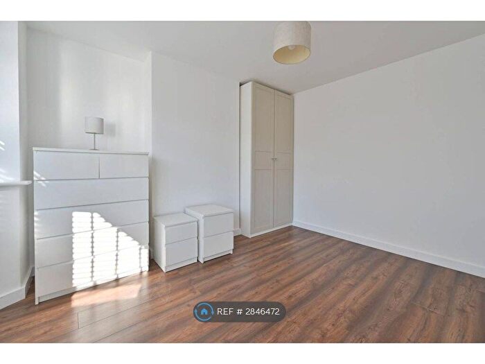 2 Bedroom Terraced House To Rent In Ridgehurst Avenue, Watford, WD25