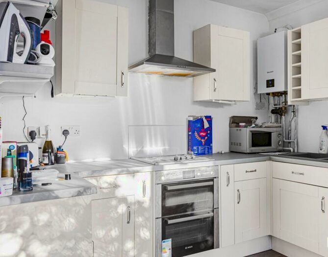 1 Bedroom Flat To Rent In The Rise, St.Albans, AL2