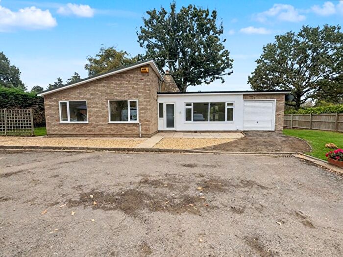 3 Bedroom Bungalow To Rent In Abbots Close, Hemingford Abbots, St Ives, PE28