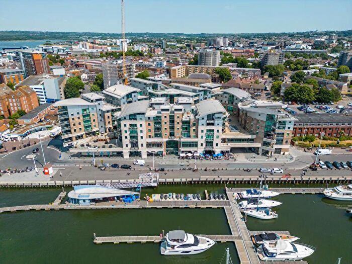 2 Bedroom Apartment For Sale In Dolphin Quays, Poole, BH15
