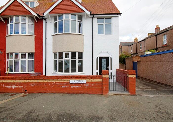 5 Bedroom Semi-Detached House For Sale In Sandringham Avenue, Rhyl, Denbighshire, LL18