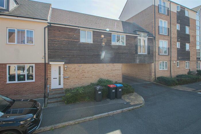 2 Bedroom Flat To Rent In Blythebridge, Broughton, Milton Keynes, MK10