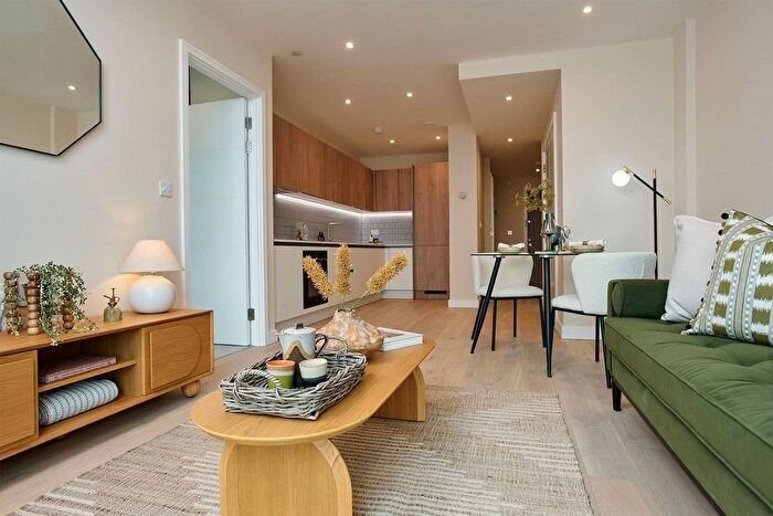 2 Bedroom Flat To Rent In The Clarendon, Watford, WD17