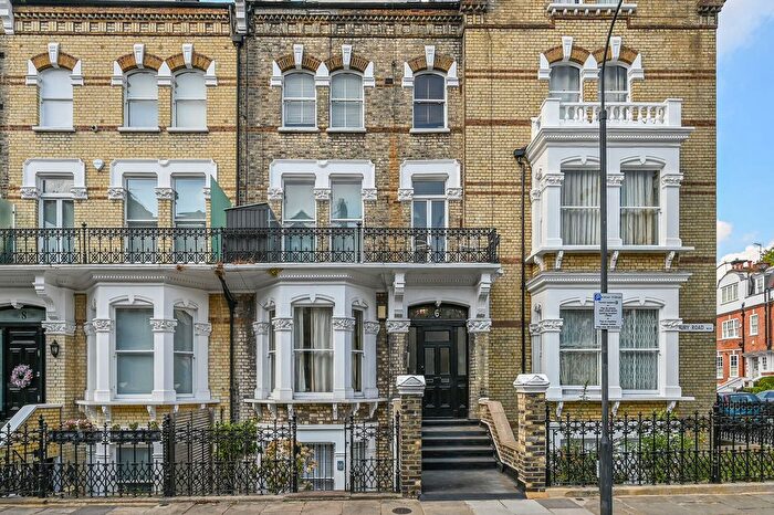 1 Bedroom Flat To Rent In Glazbury Road, West Kensington, London, W14