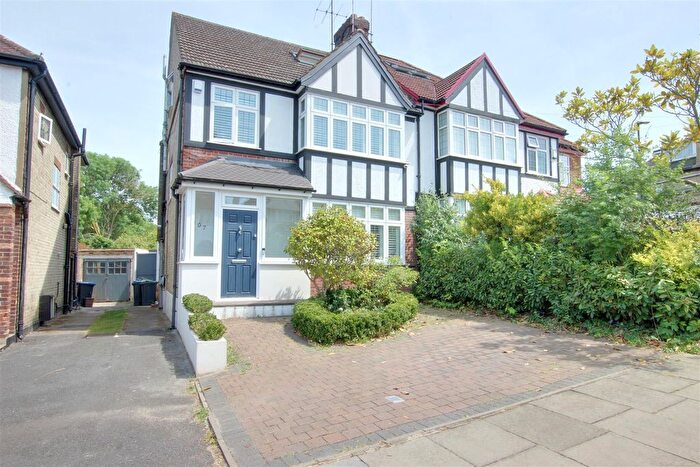 4 Bedroom Semi Detached House For Sale In Wades Hill, London, N21
