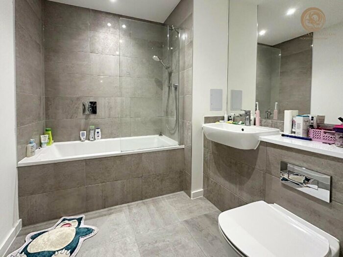 2 Bedroom Flat For Sale In Heartwell Avenue, London, E16
