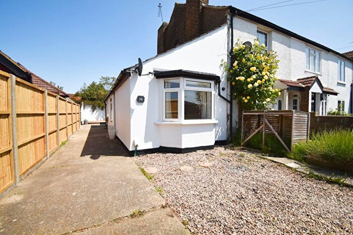 1 Bedroom Semi Detached Bungalow For Sale In Arch Road, Hersham, KT12