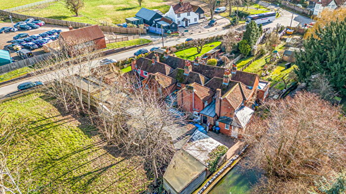 3 Bedroom Cottage For Sale In Mill Green, Hatfield, AL9