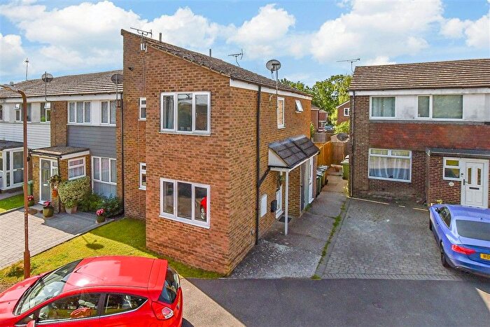 2 Bedroom End Terrace House For Sale In Poyntell Road, Staplehurst, Kent, TN12