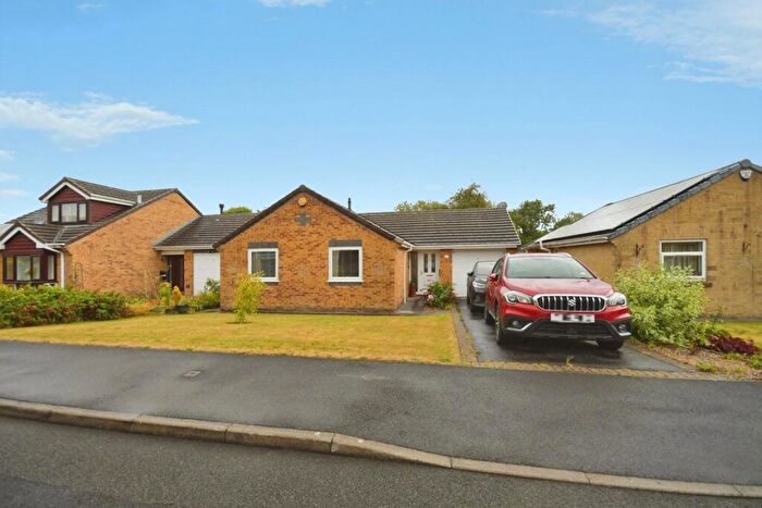 2 Bedroom Detached House For Sale In Beaumont Drive, Buxton, Derbyshire, SK17