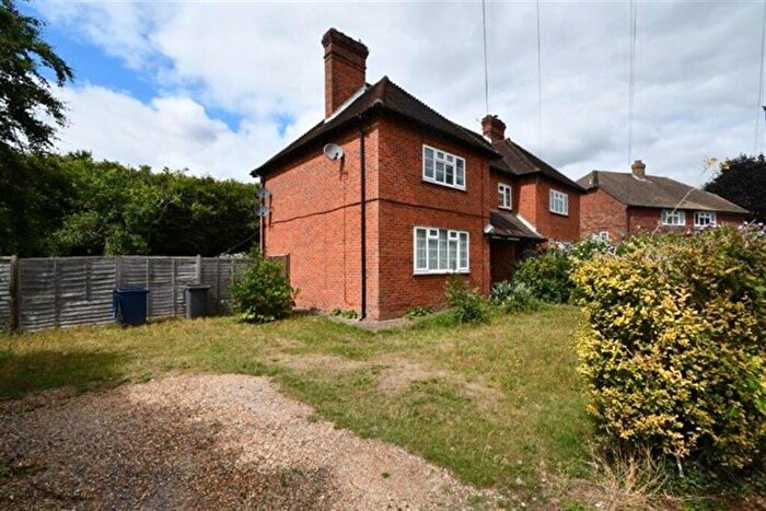3 Bedroom Semi-Detached House For Sale In Bedroom Semi-Detached House In Godalming, GU8