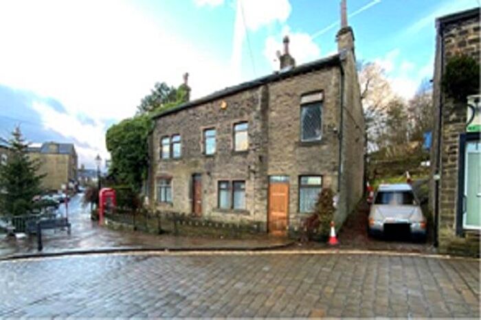 2 Bedroom Cottage For Sale In Main Street, Keighley, West Yorkshire, BD22