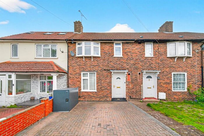 3 Bedroom Terraced House For Sale In Newminster Road, Morden, SM4