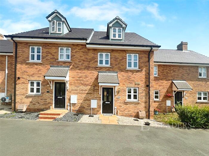 4 Bedroom Terraced House For Sale In Foster Walk, Shortstown, Bedford, MK42