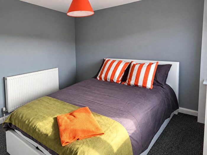 1 Bedroom House Of Multiple Occupation To Rent In Howards Road, Woking, Surrey, GU22