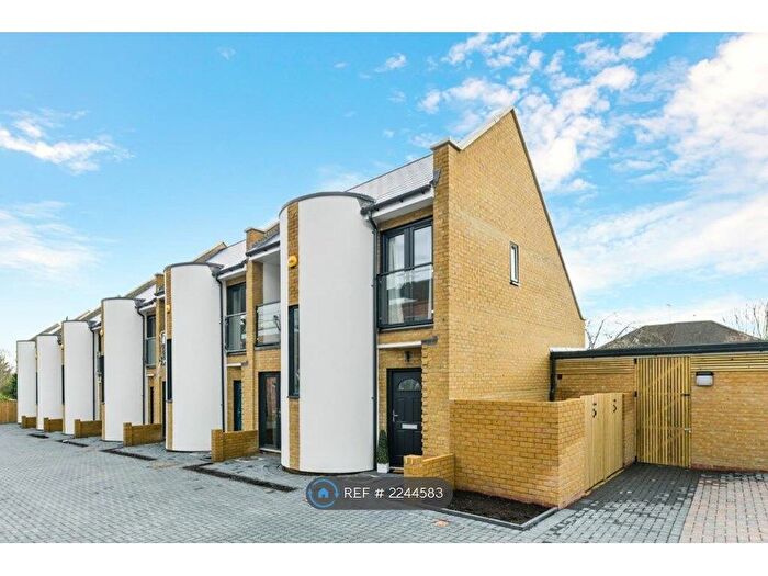 2 Bedroom Terraced House To Rent In Goschen Road, South Croydon, CR2