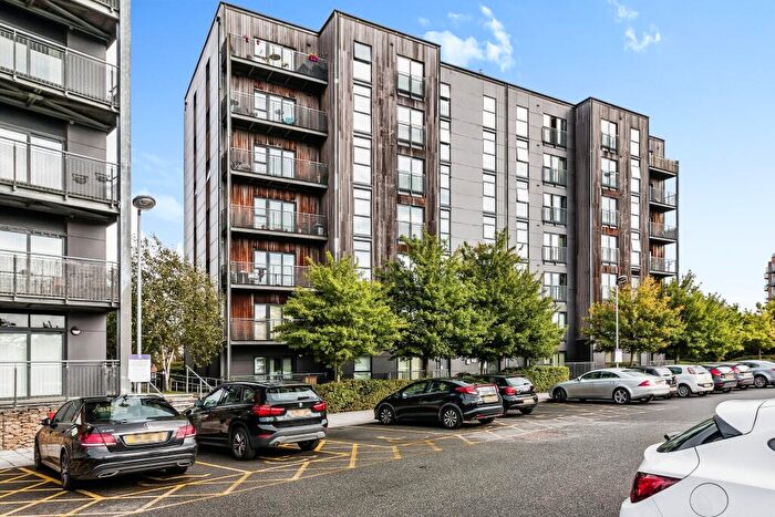 1 Bedroom Apartment To Rent In The Waterfront, Openshaw, Manchester, M11