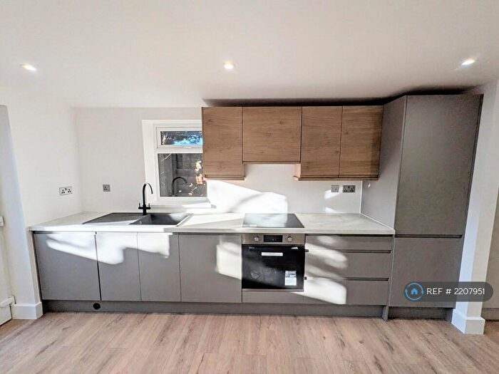 Studio To Rent In Cockfosters, Barnet, EN4