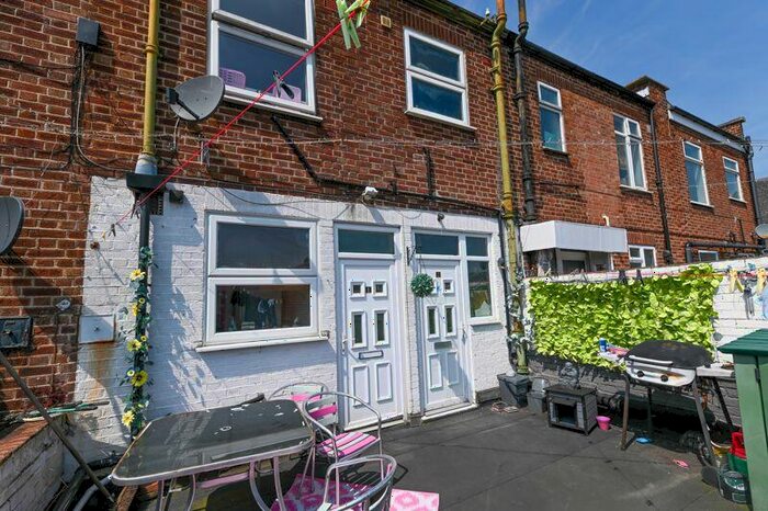 1 Bedroom Flat To Rent In High Street, Portsmouth, PO6