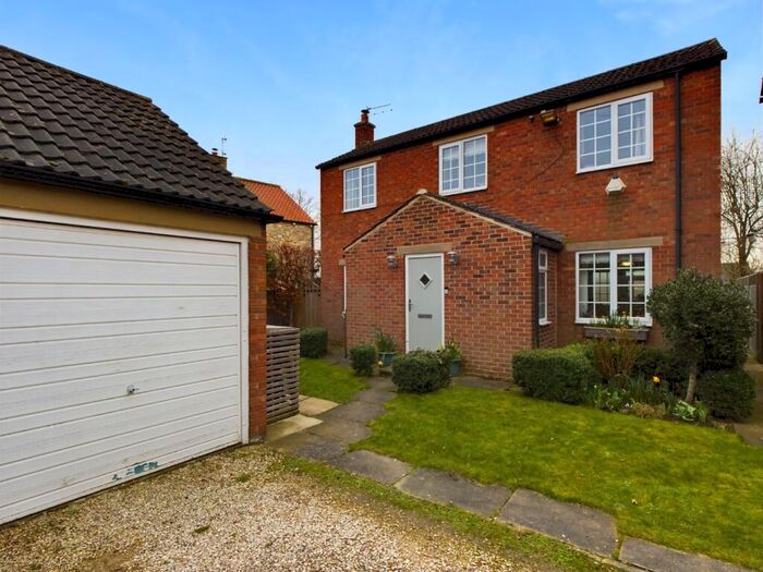 2 Bedroom Detached House For Sale In The Paddock, Burton Salmon, Leeds, LS25