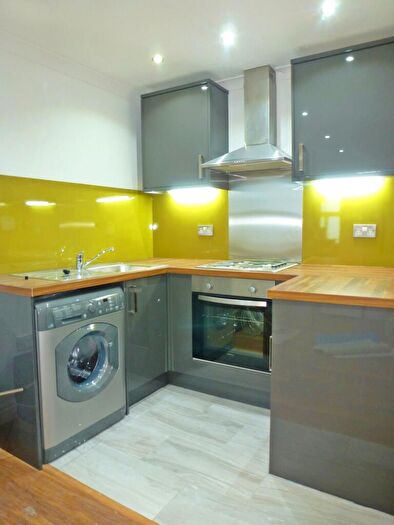 2 Bedroom Flat To Rent In Albany Road, Roath, Cardiff, CF24