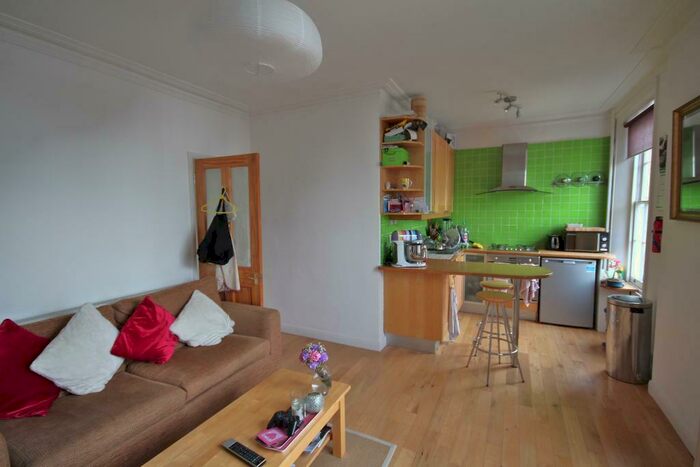 1 Bedroom Flat To Rent In Tollington Park, Finsbury Park, London, N4