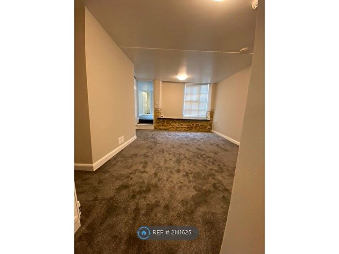 1 Bedroom Flat To Rent In High Street, Chipping Norton, OX7