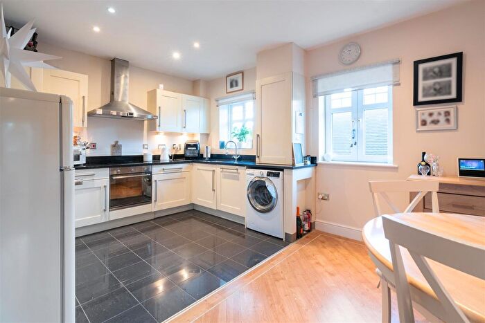 2 Bedroom Flat For Sale In Station Road, Apartment, Knowle, Solihull, B93